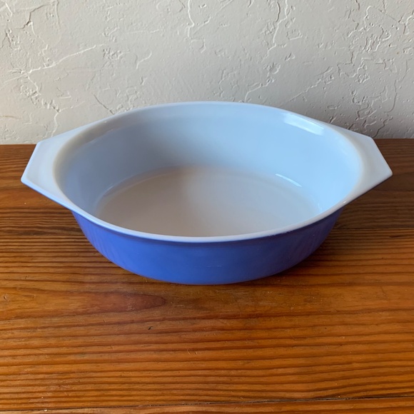Vintage Pyrex Blue 2.5 Qt Oval Casserole Dish | Mid Century Modern - Picture 6 of 16